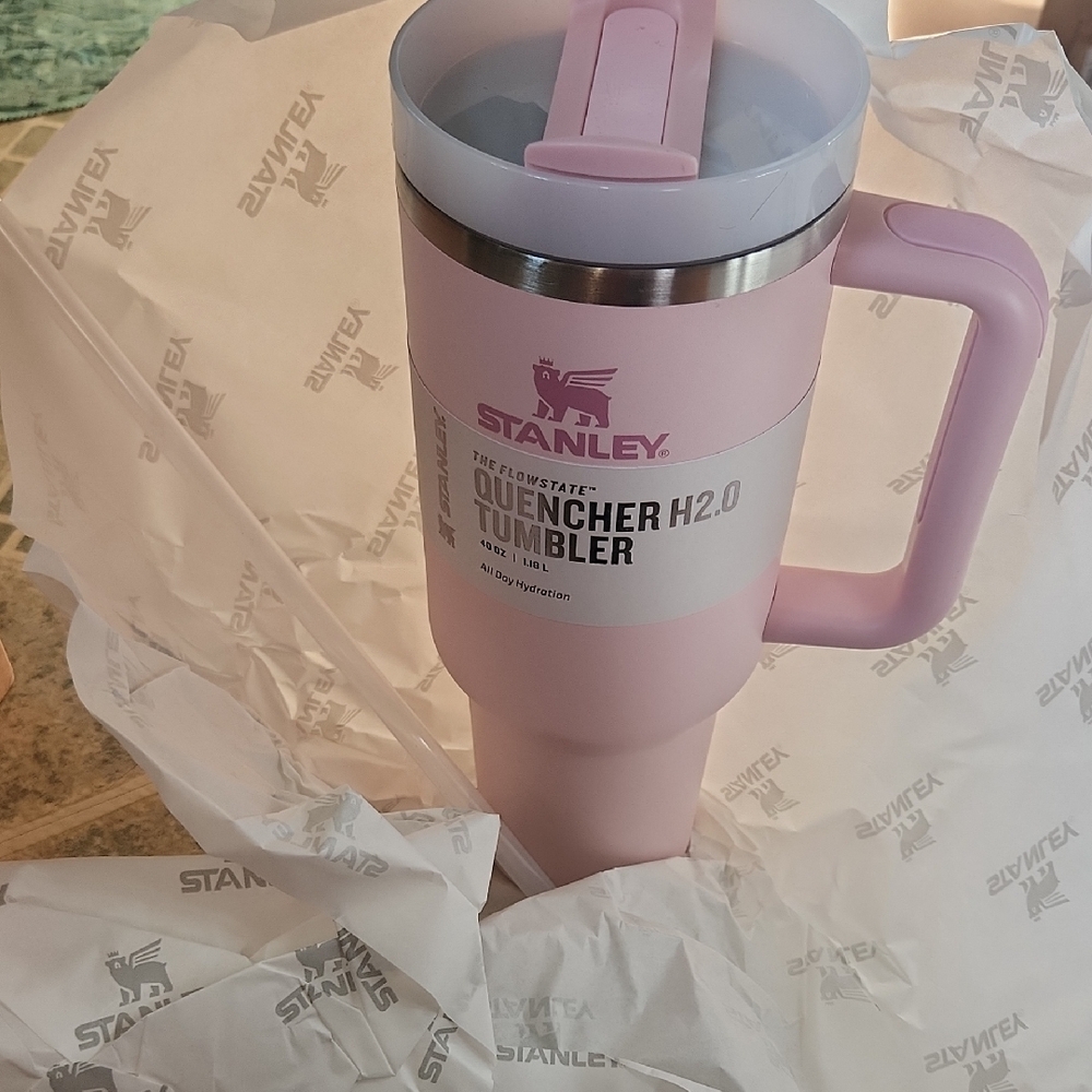 Stanley Pink Quencher H2.0 Tumbler with Handle